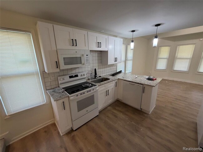 Building Photo - 21023 Seminole