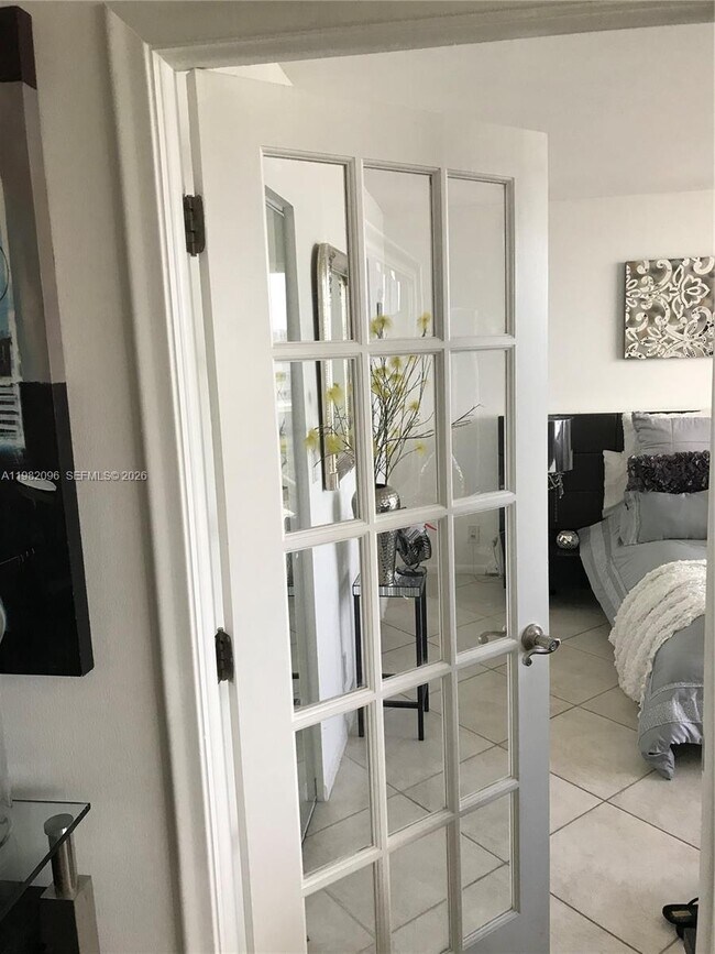 Building Photo - 2841 N Ocean Blvd