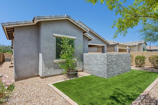 Building Photo - 10445 E Tesla Ave