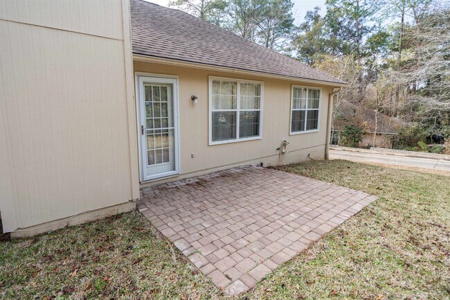 Building Photo - 1764 Folkstone Rd