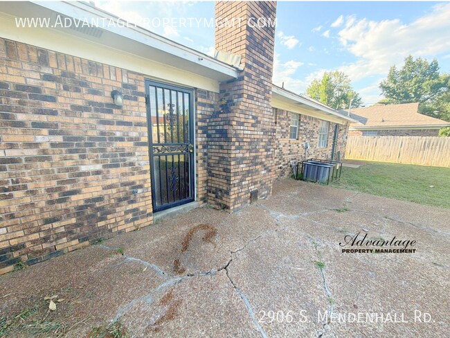 Building Photo - 2906 S Mendenhall Rd