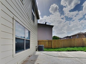 Building Photo - 427 Remington Creek Dr