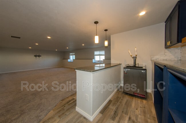 Building Photo - 3618 Woodhaven Dr