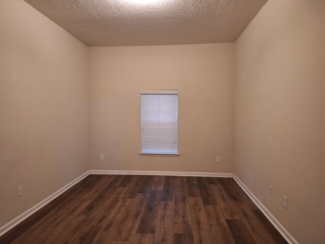 Building Photo - 7032 Deer Lodge Cir