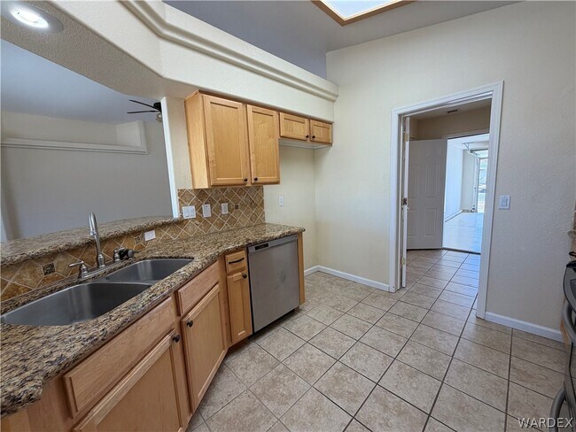 Building Photo - 2581 Highland Trail