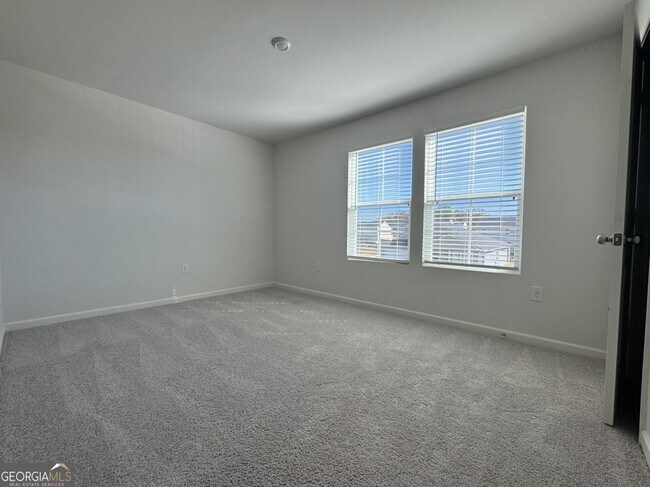 Building Photo - 528 Pemberton St