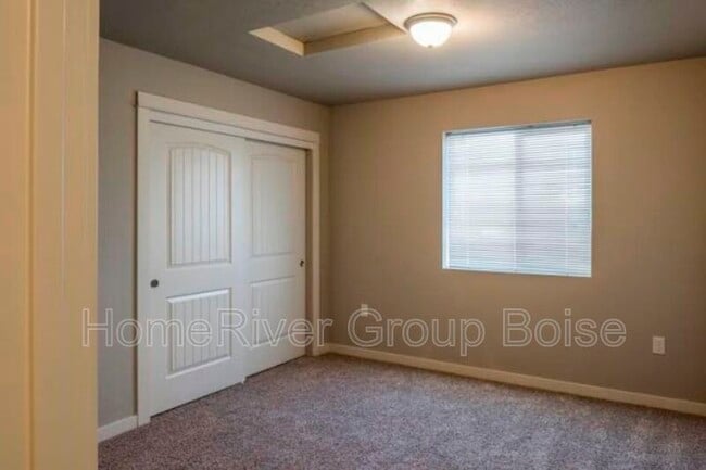 Building Photo - 4767 N Morninggale Dr