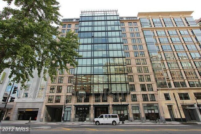 Building Photo - 1133 14th St NW