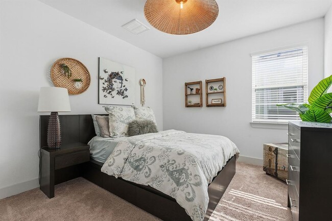 Building Photo - 6003 Duncanville Pass