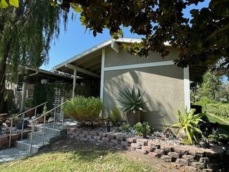 Building Photo - 406 Avenida Castilla