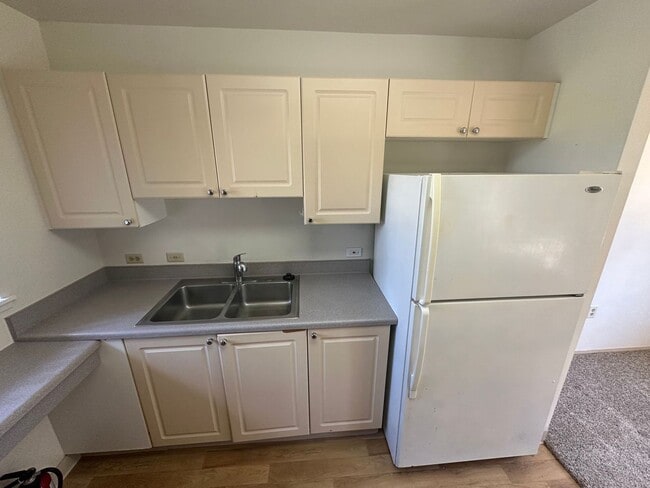 Building Photo - 95-1043 KUAULI ST. #63