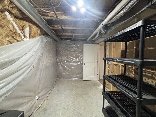 Building Photo - 6662 W 7735 S