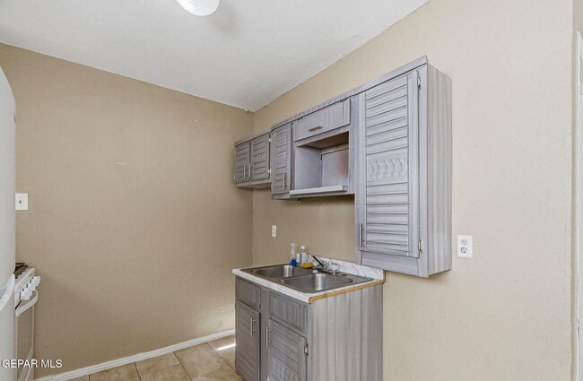 Building Photo - 408 Lesa Ln