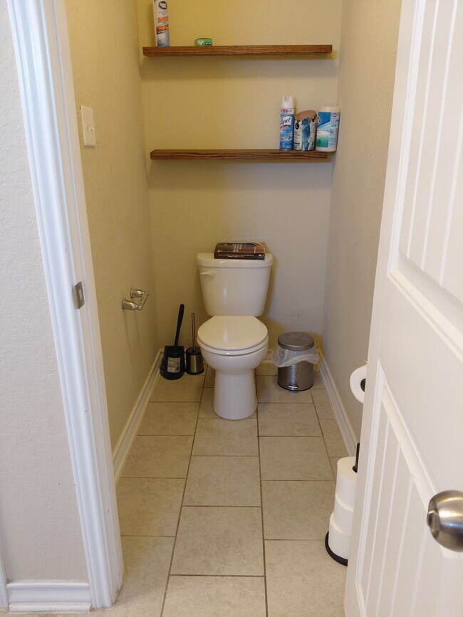 Building Photo - 8745 Ironwood Hill