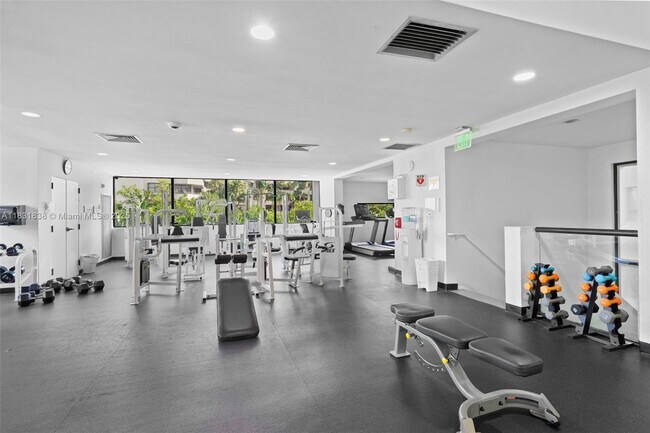 Building Photo - 251 Crandon Blvd