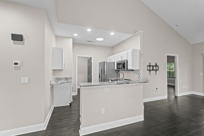 Building Photo - 5026 Belleglen Ct