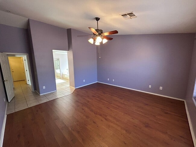 Building Photo - 13444 W Paradise Ln