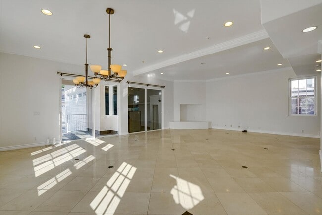 Building Photo - Get This House Now