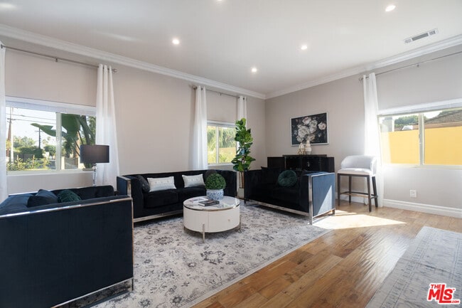 Building Photo - 5181 Densmore Ave