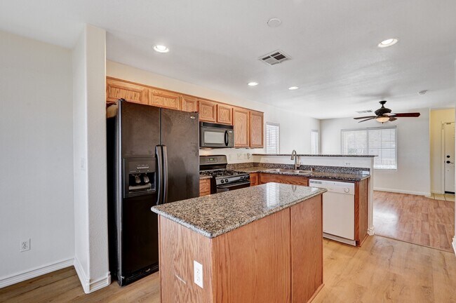 Building Photo - 9065 Diamond Bridge Ave