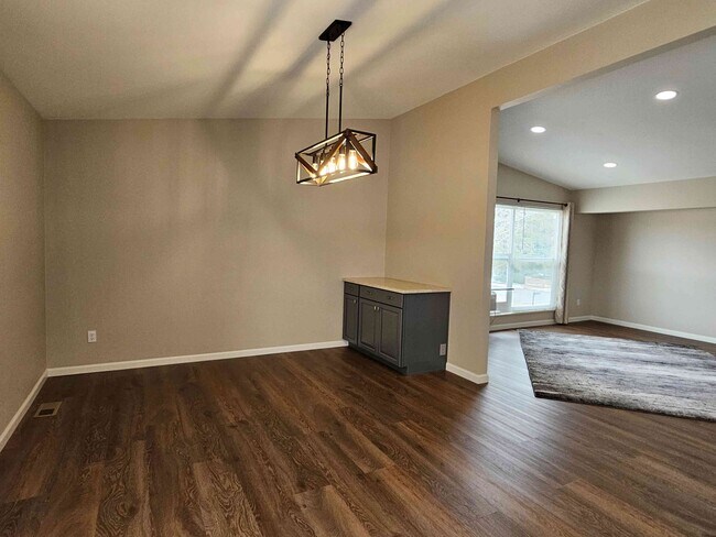 Dining Rm - 4444 Valencia Cir