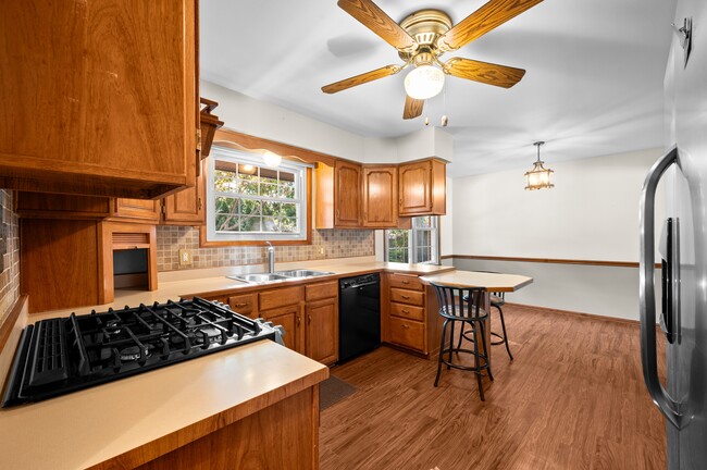 Building Photo - 1686 N Teakwood Dr