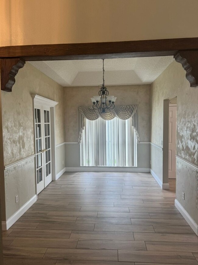 Building Photo - Stunning 4 Bedroom Home Available Now! ***...