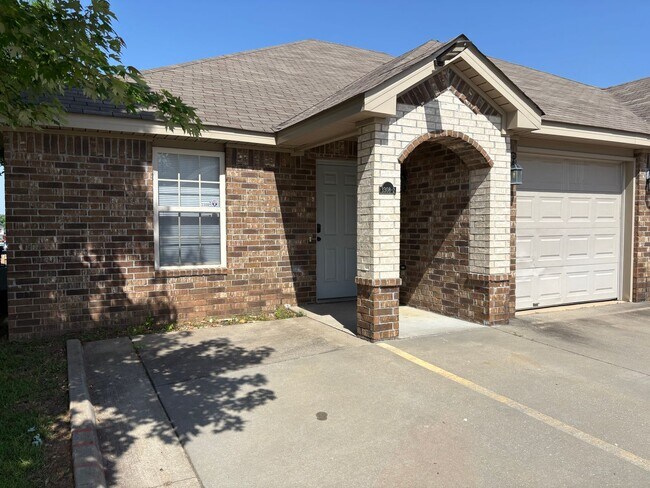 Primary Photo - 3308 SW Victoria Pl