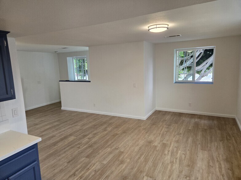 Building Photo - 1772 W 22nd St