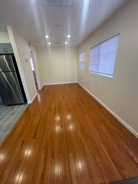 Building Photo - 4027 Fullington St