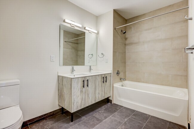 Building Photo - 416 Highland Ave