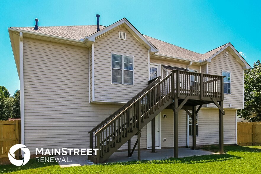 Building Photo - 5847 Colonnade Dr