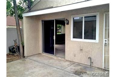 Building Photo - 1326 N Elderberry Ave