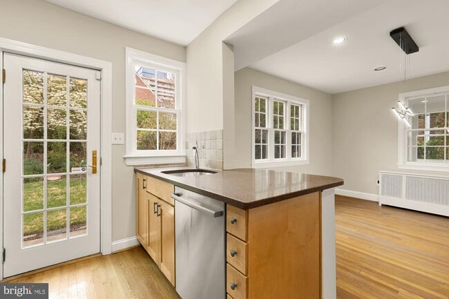 Building Photo - 4809 Wellington Dr