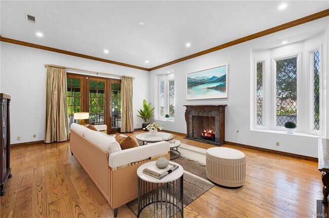 Building Photo - 533 Sierra Madre Ave