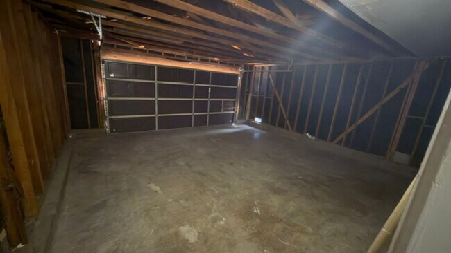Building Photo - 4295 Sunnyview Ct