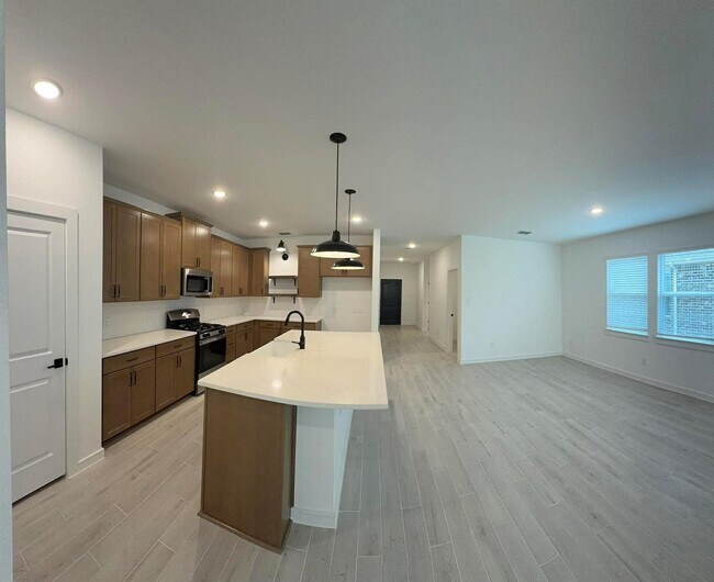 Building Photo - 4727 Bay Vista Dr