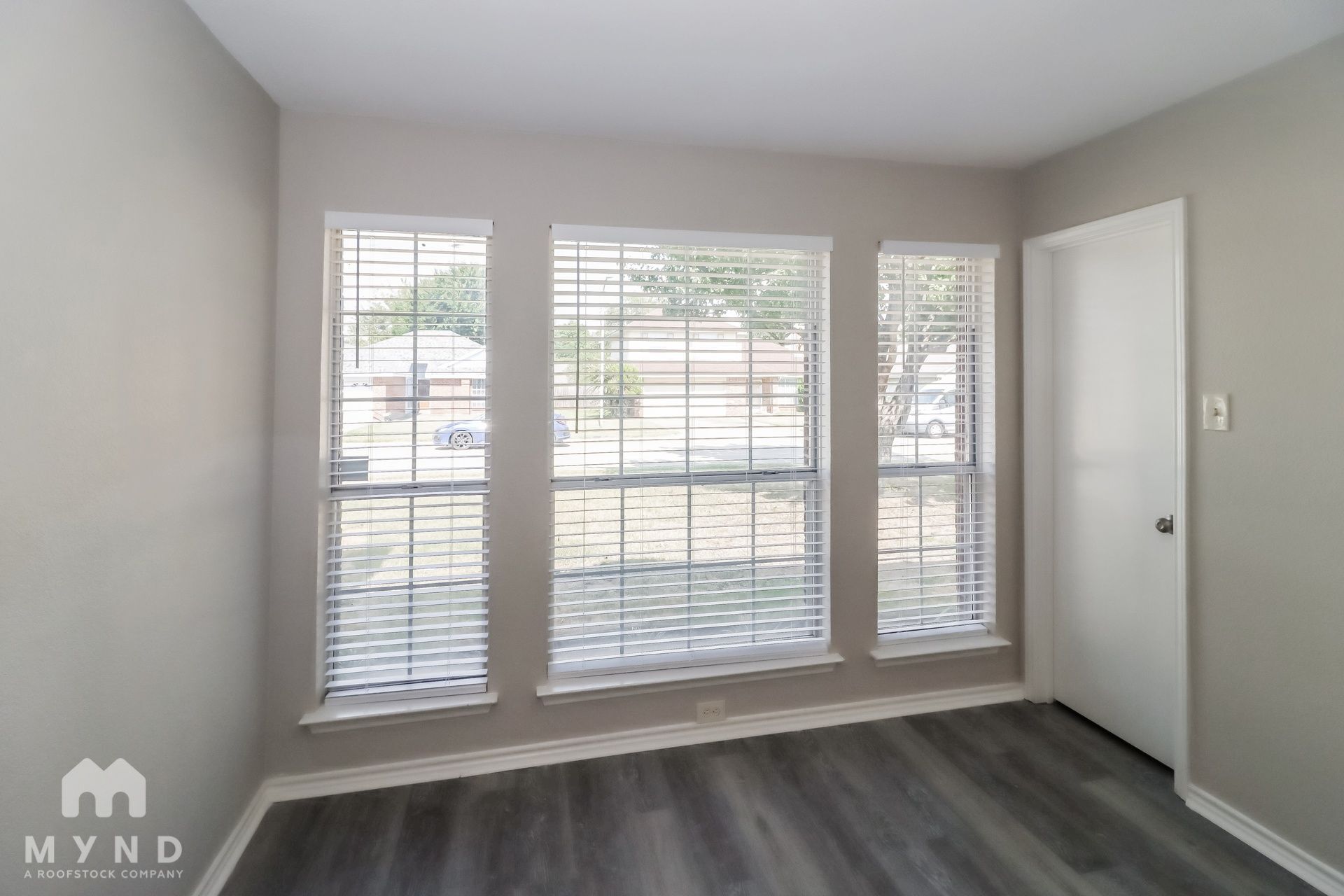 Building Photo - 4961 Briar Oaks Ln