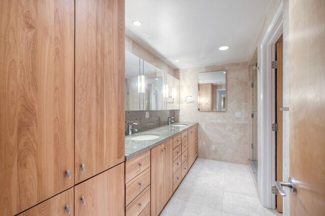 Building Photo - 2239 Del Mar Scenic Pkwy