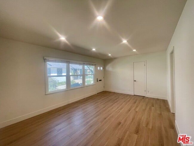 Building Photo - 4441 Tujunga Ave