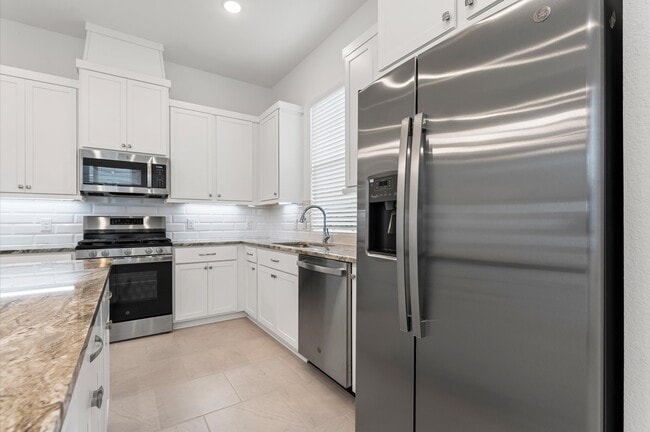 Building Photo - 21234 Black Gap Wildlife Dr