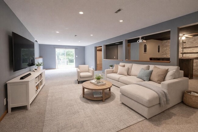 Building Photo - 1302 Look Out Ct