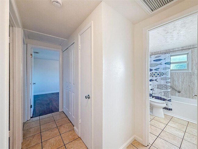 Building Photo - 3239 Allen Rd