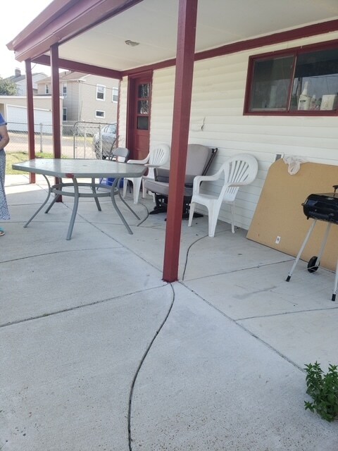 Building Photo - 51 Montfort Dr