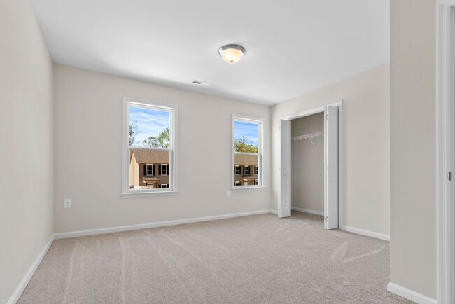 Building Photo - Great Townhome!