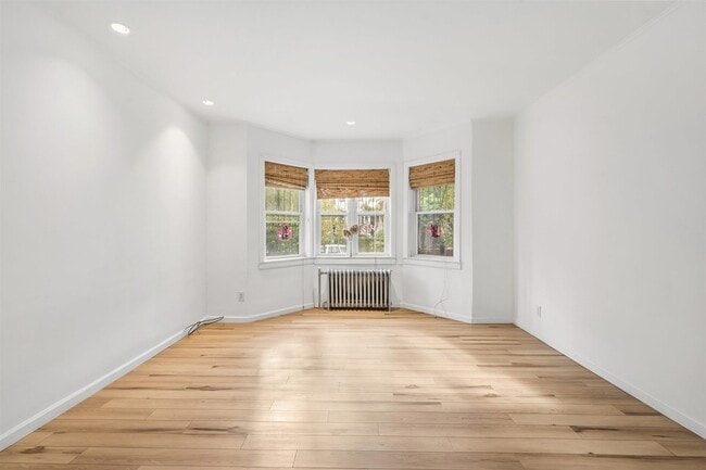 Building Photo - 124 73rd St