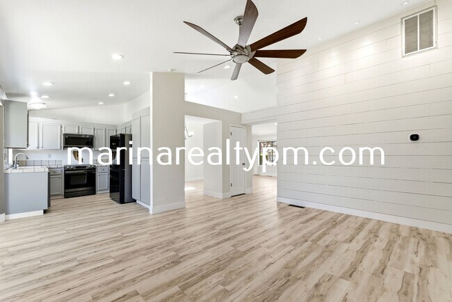 Building Photo - Home Sweet home-Beautiful remolded 3 bedroom 2 bathroom