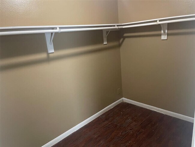 Building Photo - 6403 Waldron Dr