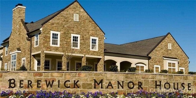 Building Photo - Beautiful spacious Home in Berewick community in Steel Creek