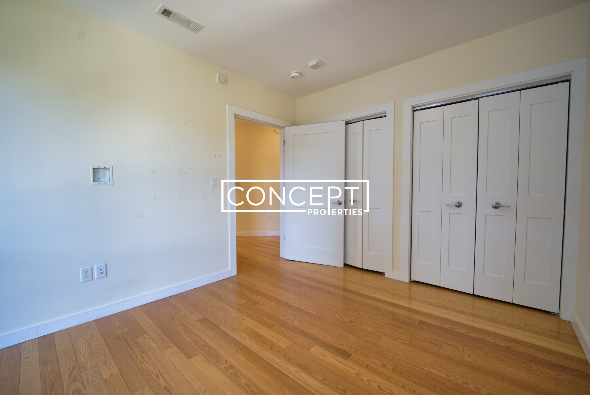 Building Photo - 5 Manor St